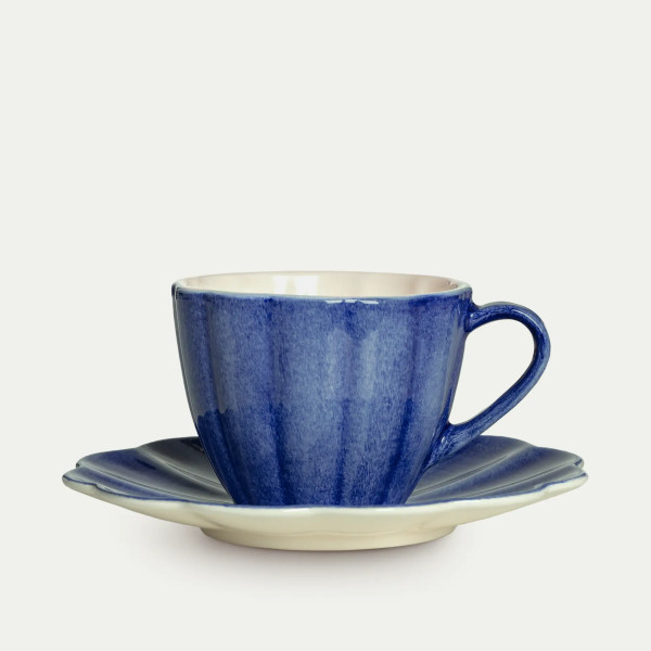 Porzellantasse mit Untertasse